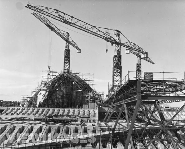 sydney opera house in construction